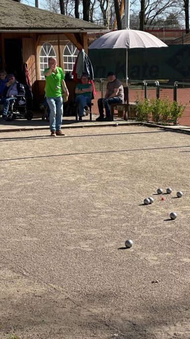 Elvis beim Schießen
